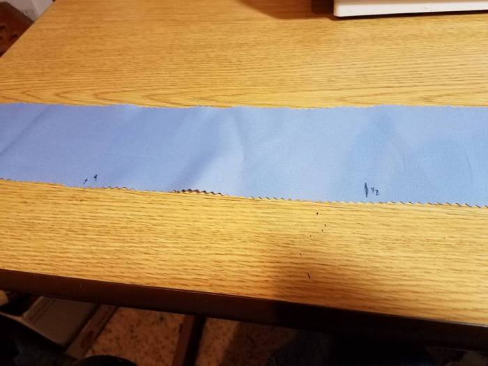 marking the waistband 1/4 and 1/2