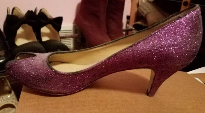 shoe covered in modge podge and glitter