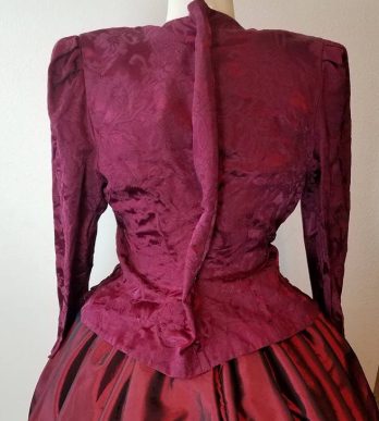 shaping the back of the jacket