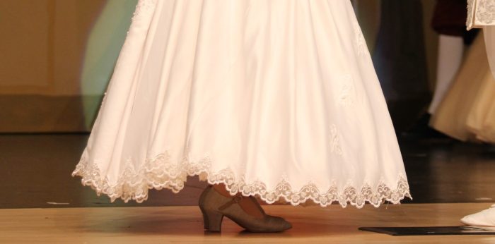 no light under the skirt