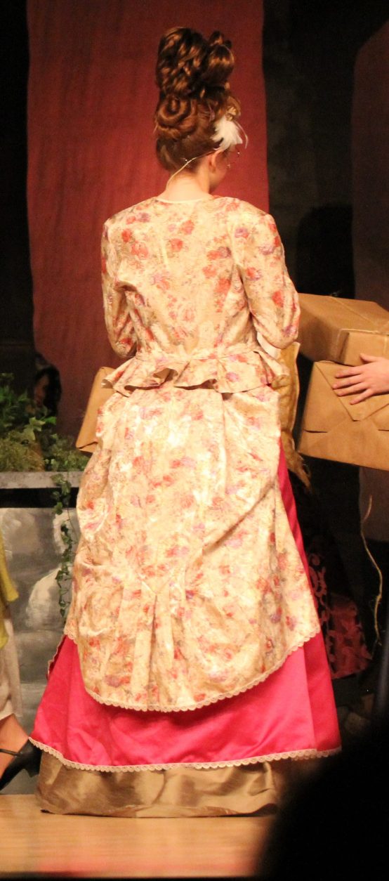 back of Gabrielles dress