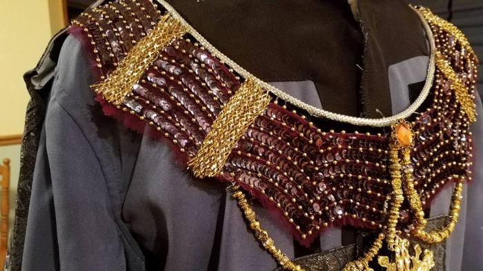 detail of "chain of office"