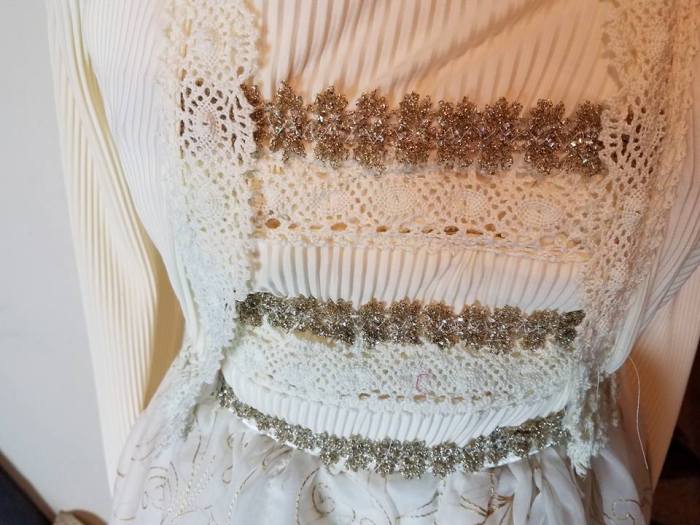 bodice details
