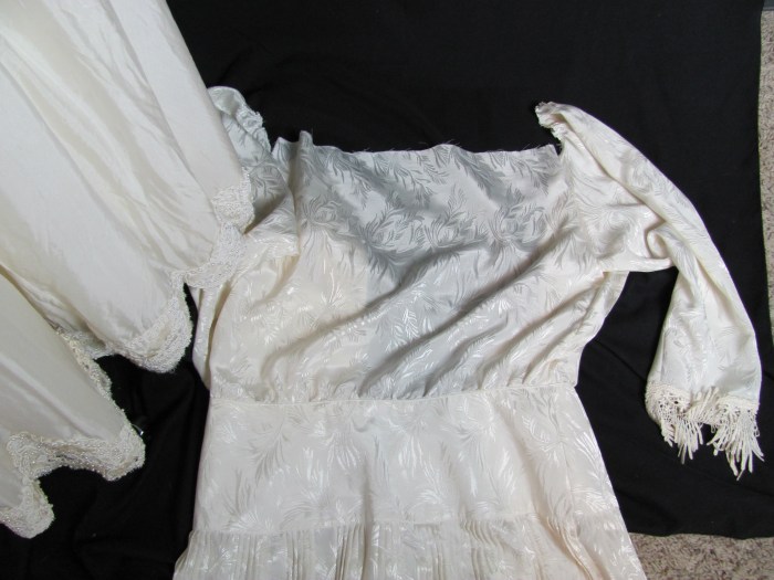 dress #2 (lace collar previously removed for a different project)