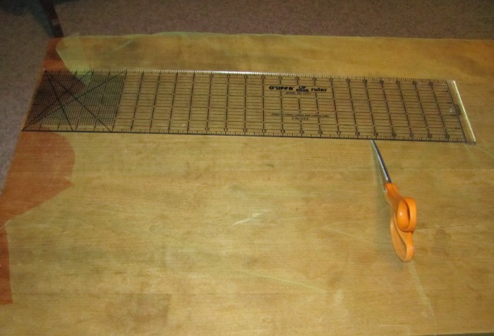 trimming the tulle strips