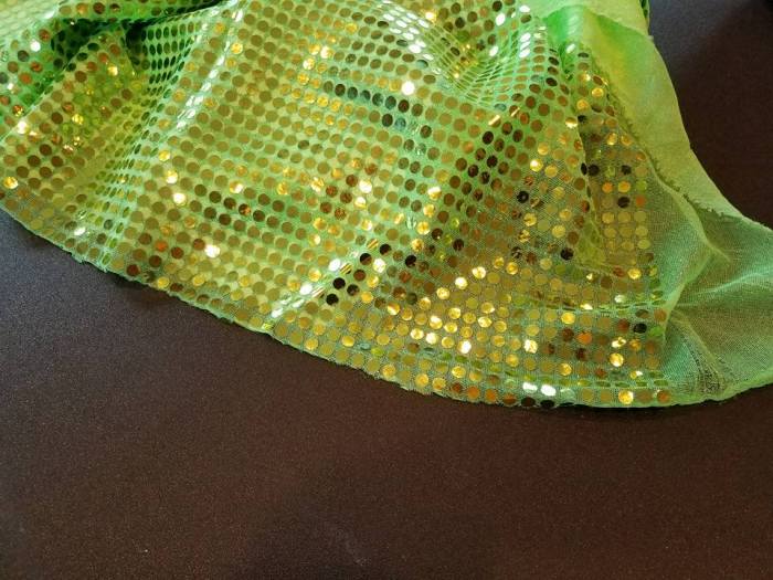 on the go linens:  sequins 6mm