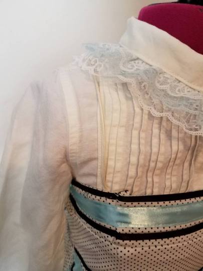 bodice detail